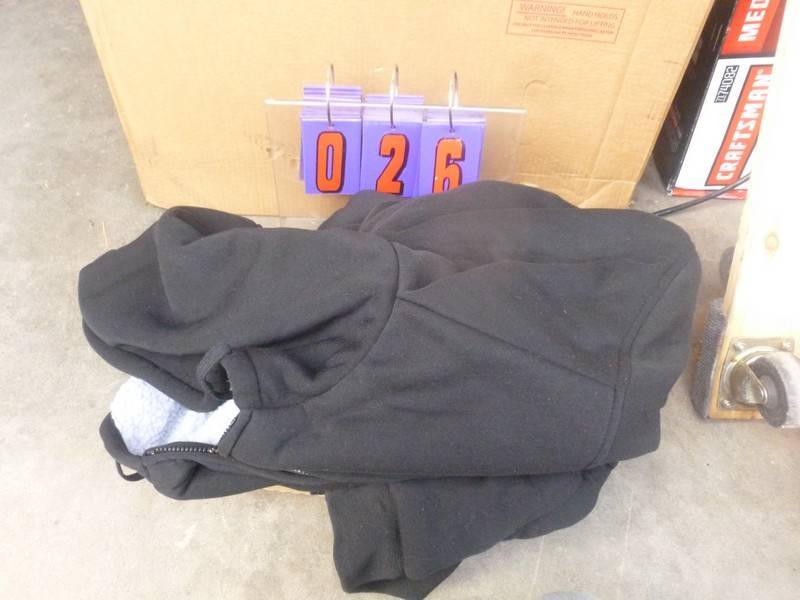 SnS Auctions # 399 Winter Boots, Coats, New Clothes, Sporting Goods, Ammo & Etc.