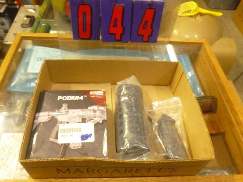 SnS Auctions # 399 Winter Boots, Coats, New Clothes, Sporting Goods, Ammo & Etc.