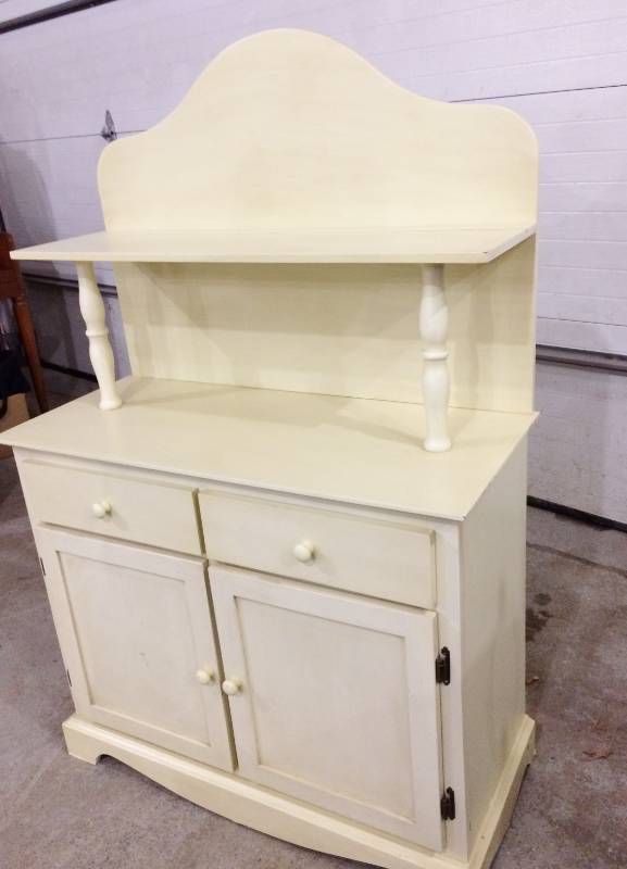SOUTHERN CHARM VINTAGE KITCHEN CUPBOARD CABINET WITH PLATE DISPLAY TOP SHELF - GREAT CONDITION&nbsp COLOR IS ACTUALLY PALE DAFFODIL - BELIEVE THIS TO BE ORIGINAL COLOR - CABINET SHELVES TUCKED TO THE BACK&nbsp&nbsp