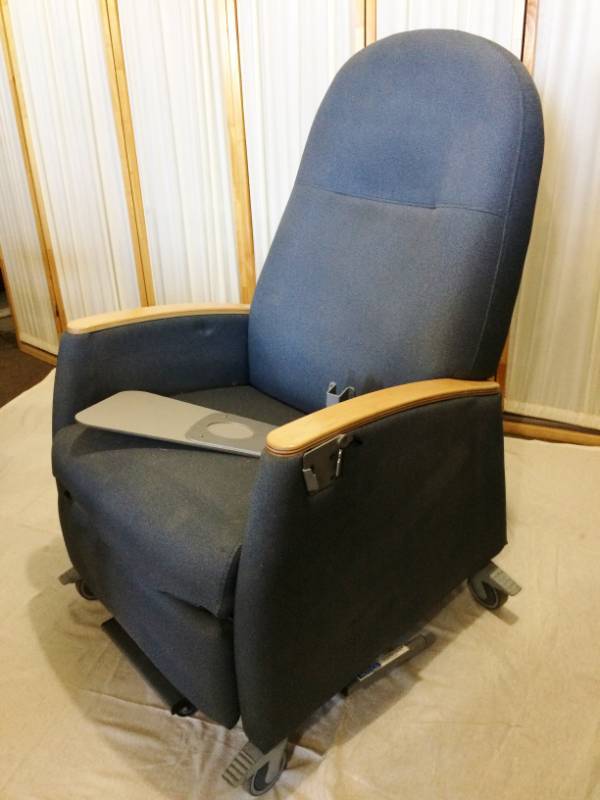 GERI CHAIR - NICE CONDITION - LOOSE FABRIC UNDER RECLINING CUSHION