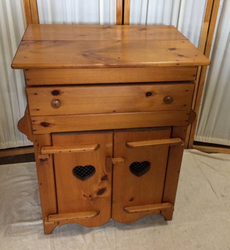 DARLING VINTAGE SOLID WOOD COUNTRY KITCHEN CUPBOARD WITH DRAWER &amp DOUBLE SIDED TOWEL RACKS - EXCELLENT CONDITION