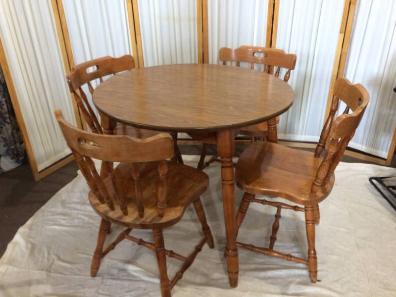 VINTAGE WOOD DINING TABLE WITH 4 CHAIRS - HAS SOME WEAR DUE TO AGE