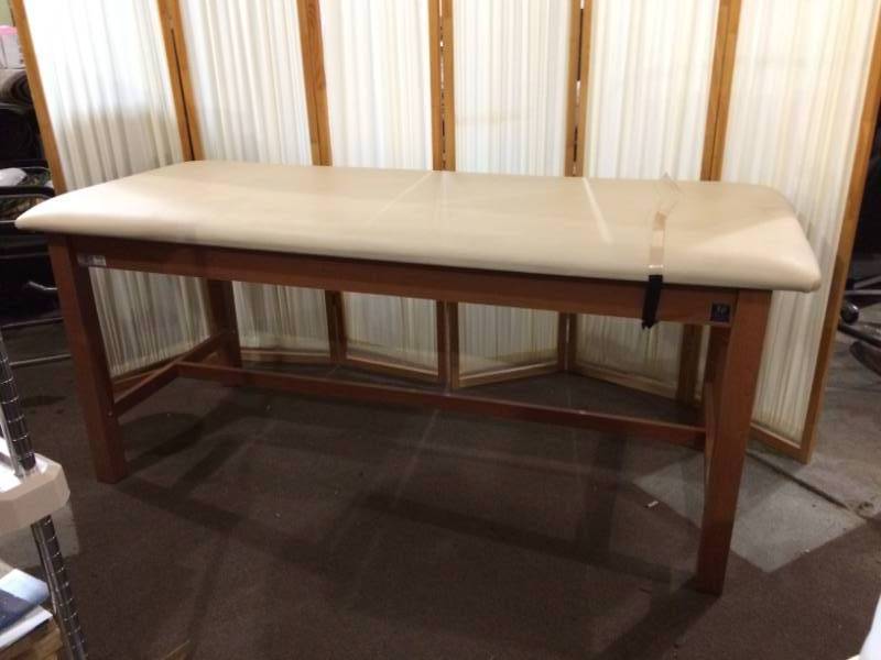 EXAM TABLE - GREAT CONDITION THOUGH REMOVE THE CUSHIONED PAD &amp ADD A BOARD ON TOP THESE TABLES MAKE AMAZING WORKSHOP TABLES - UP TO 800LB CAPACITY