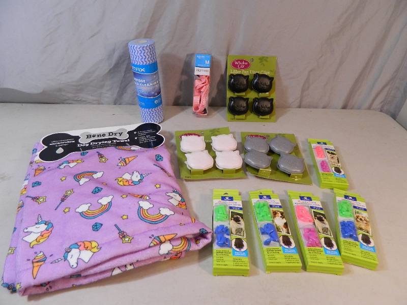 lot 41 image: Brand New Pet Products