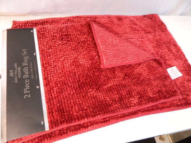 lot 131 image: New 2 Piece Bath Rug Set