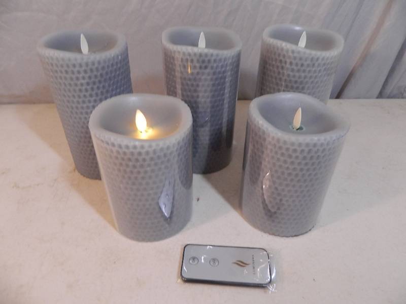 lot 161 image: 5 Luminara Flameless Candles with Remote