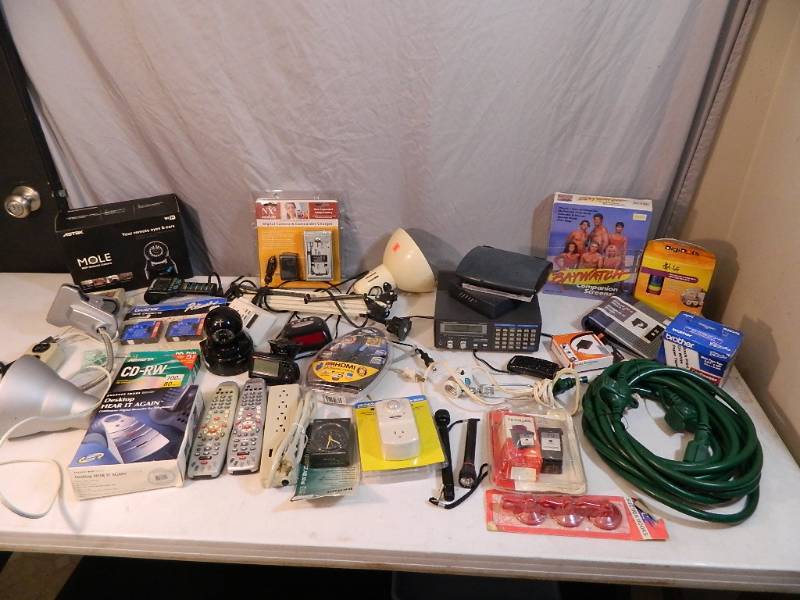 lot 173 image: Assorted Electronics
