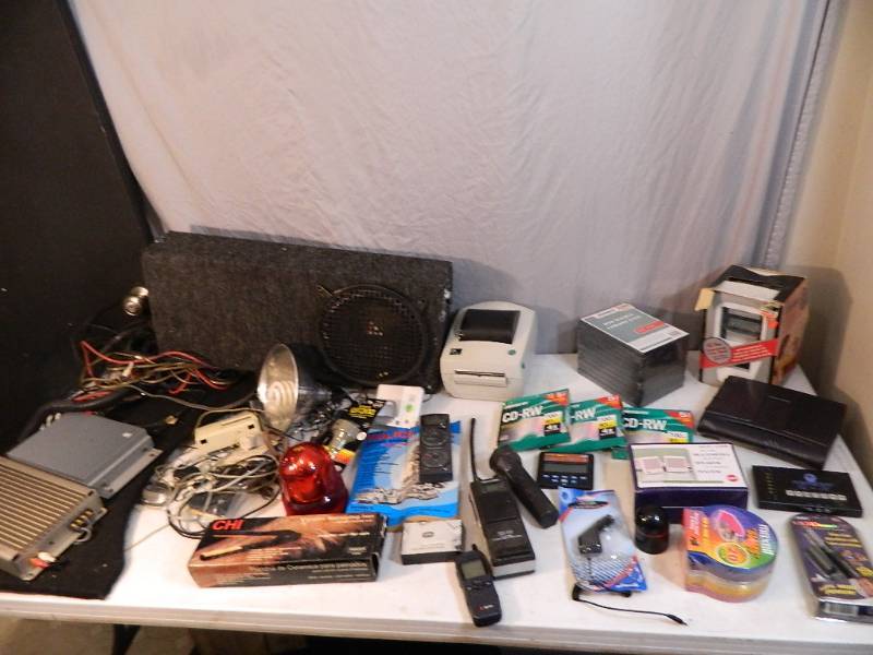 lot 195 image: Car Audio, Assorted Electronics