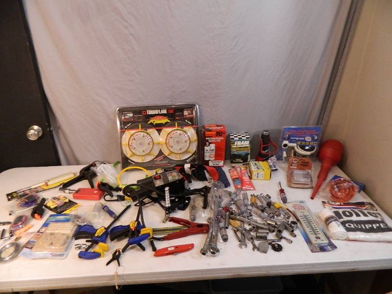 lot 200 image: Sockets, Tools, Shop Supplies, Etc