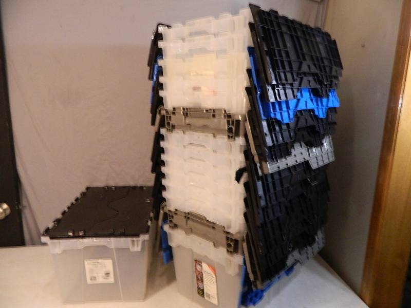 lot 207 image: 13 Commercial Grade Totes with Hinged Lids