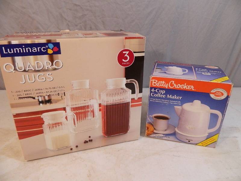lot 214 image: New Luminarc Quadro Jars and More