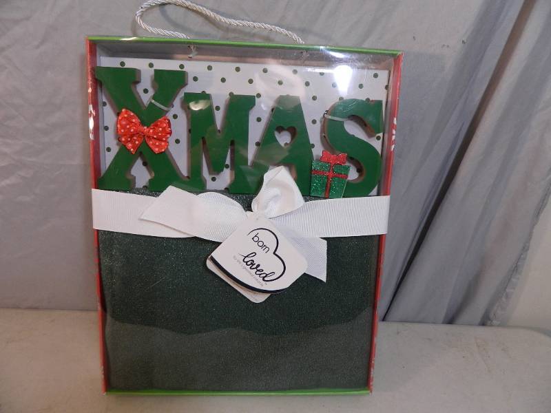 lot 24 image: New XMas Gift Set