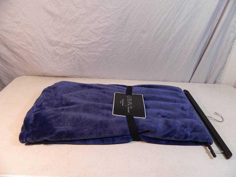 lot 27 image: New Urban By Design Shiny Velvet Throw