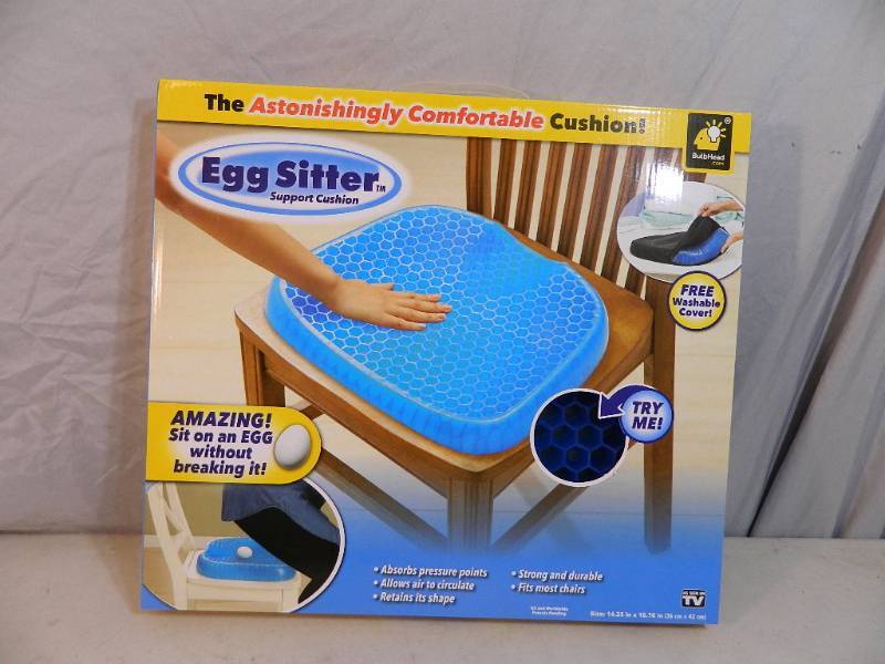 lot 39 image: New Egg Sitter