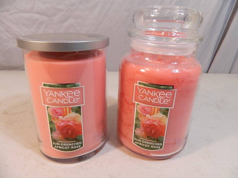 lot 57 image: 2 New Yankee Candles