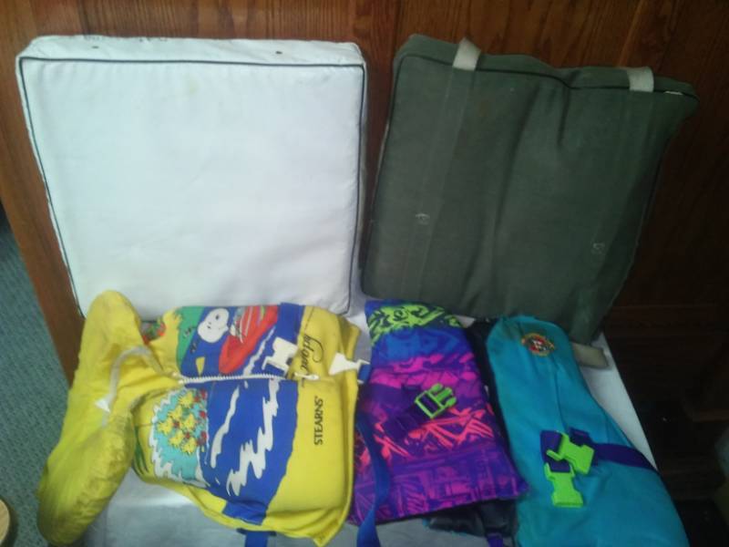 lot 16 image: Water flotation  preservers  throw Cushions