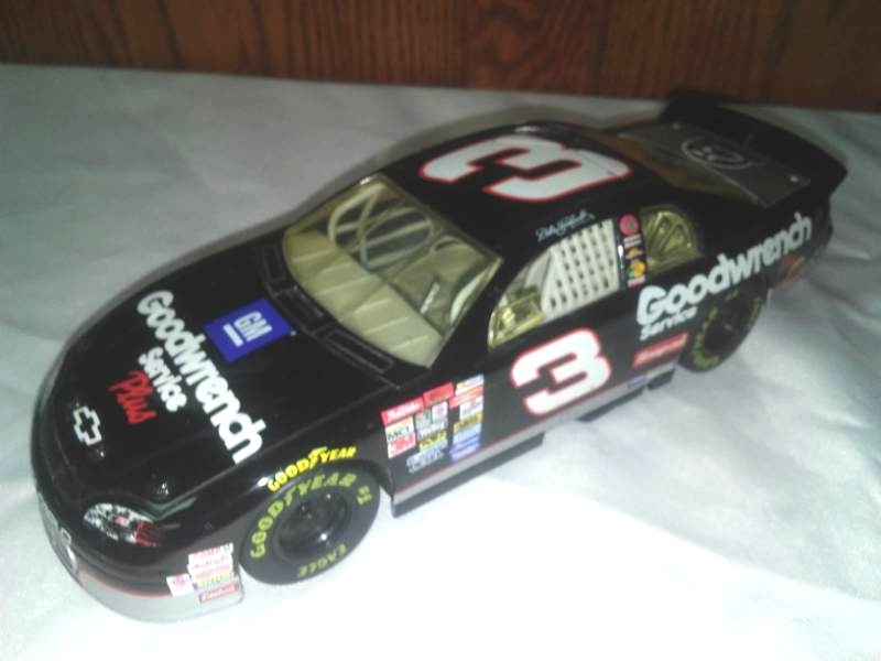 lot 21 image: Dale Earnhardt NASCAR # 3 Gm Goodwrench