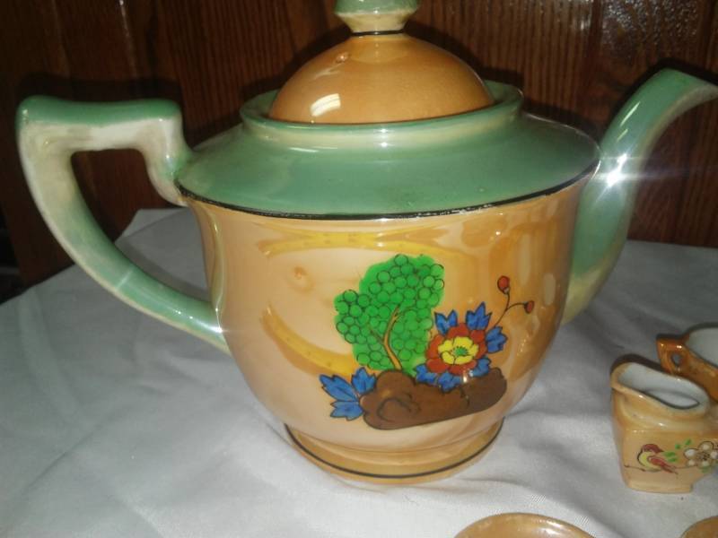 lot 51 image: Luster Ware Teapot  miniatures.