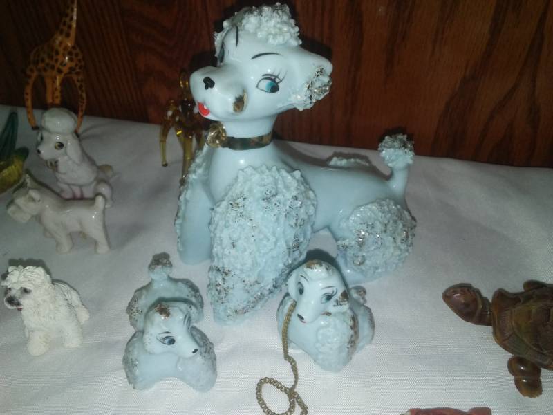 lot 66 image: Vintage Ceramic porcelain animal sets and more.