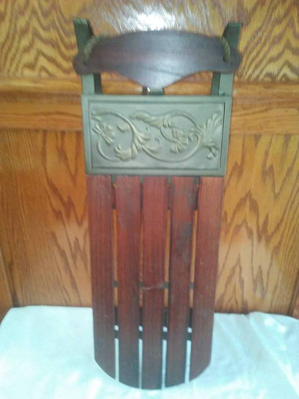 lot 31 image: Retro style sled wood and metal