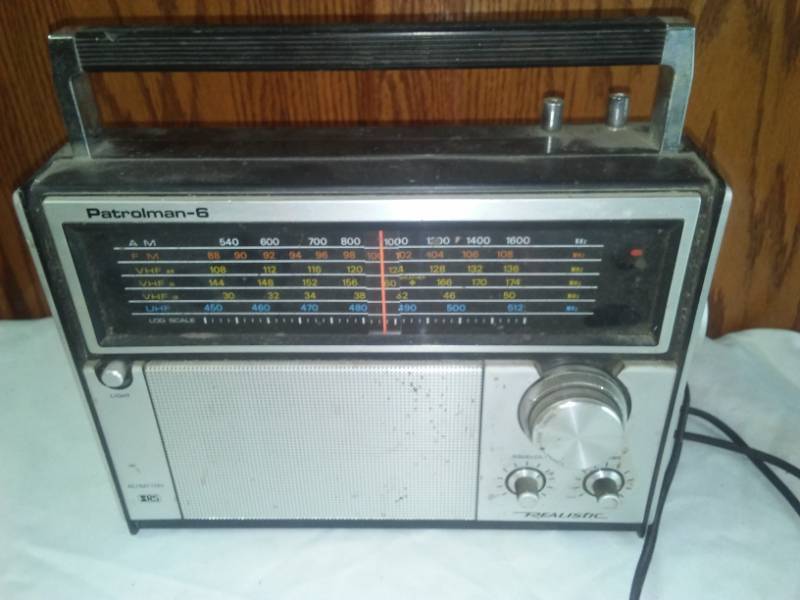 lot 39 image: Patrolman - 6 Radio Am FM UHF