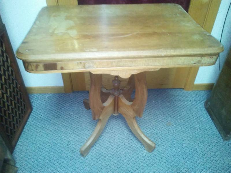 lot 44 image: Occasional Table Vintage