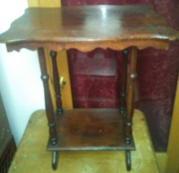 lot 45 image: Occasional Table Vintage