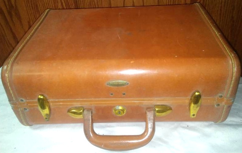 lot 76 image: Samsonite Suitcase 50  s,
