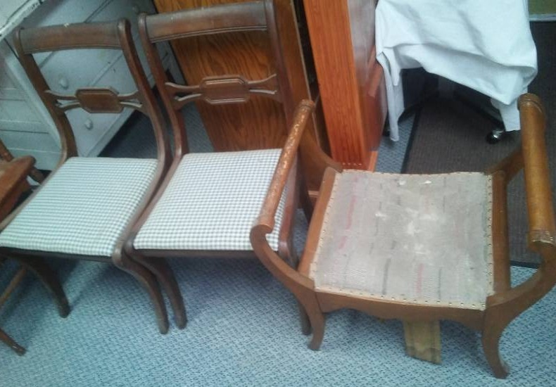 lot 118 image: 3 chairs vintage.