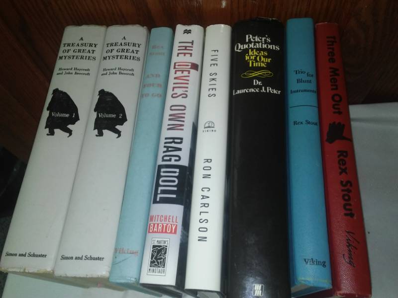 lot 150 image: 8 Books Hardcover. Rex Stout Collection.