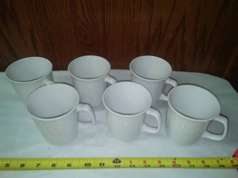 lot 161 image: 6 Corelle Ware Coordinates Stoneware Mugs.