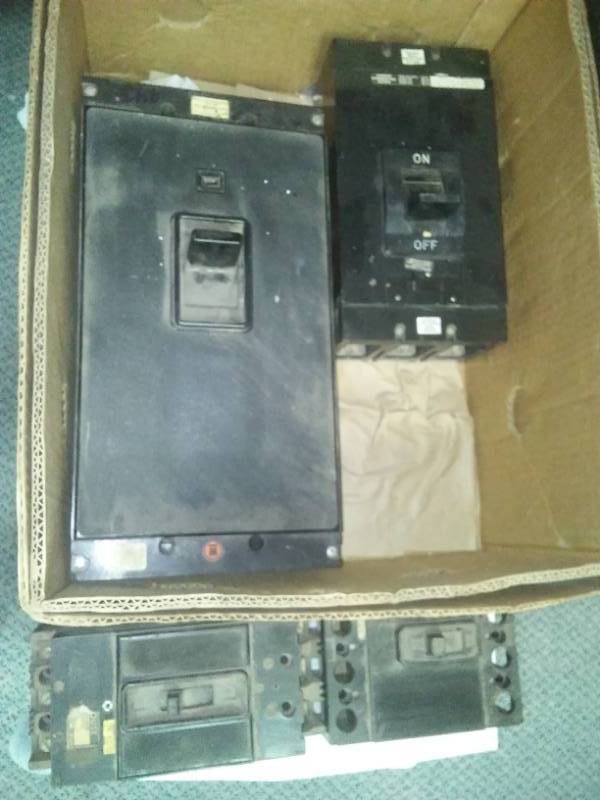 lot 175 image: 175 400 Amp Box, 1500 A to 3000A Breaker This is Big  Stuff.