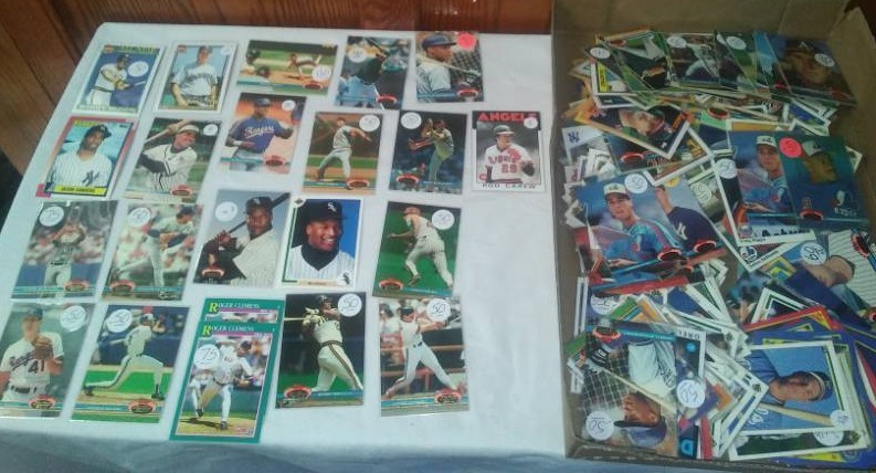 lot 190 image: MLB Baseball Trading Cards Superstars