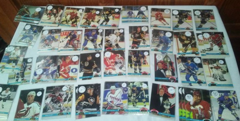 lot 209 image: Superstar Hockey NHL trading cards