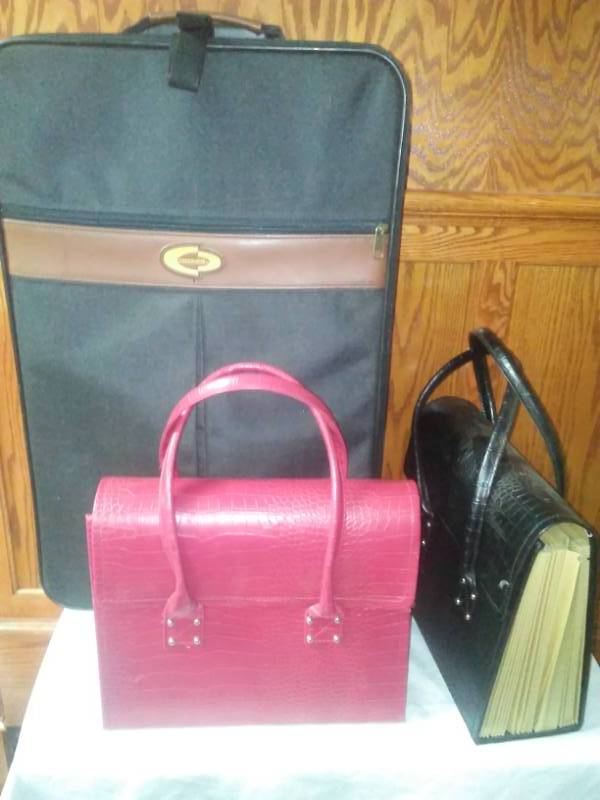 lot 224 image: Suitcase and 2 bags