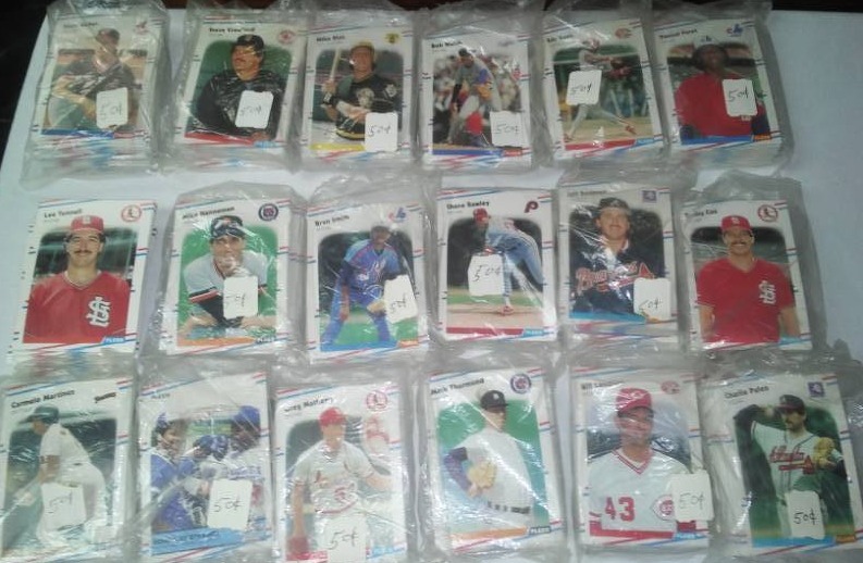 lot 240 image: Baseball Cards MLB, 1988 Fleer Like new feel.