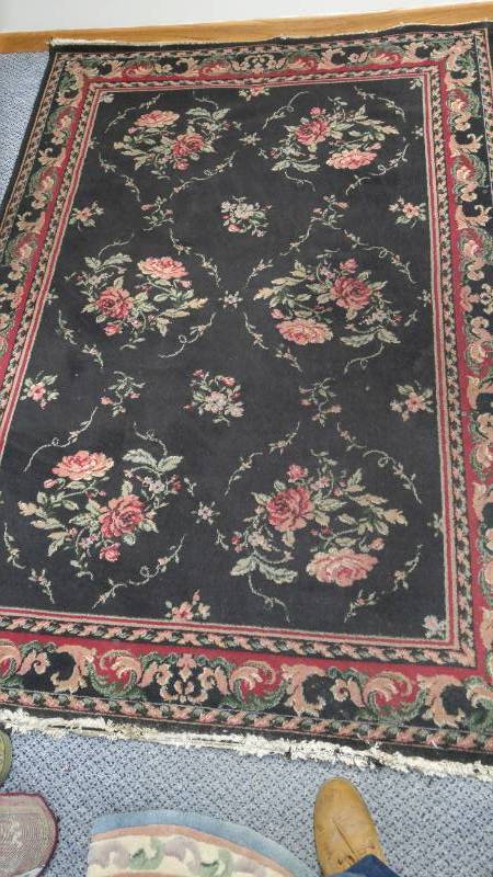 lot 472 image: Area Rug Variety