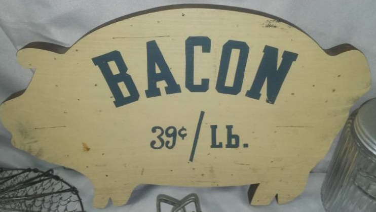 lot 465 image: Large Lot of Home Decor Fine Dining