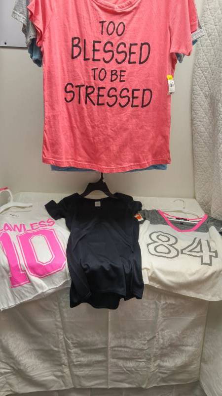 lot 478 image: Short sleeve - Med (12)