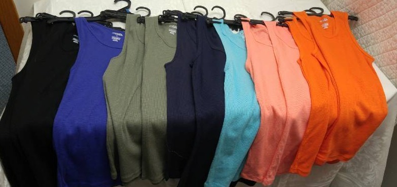 lot 489 image: Tanks Med (12)