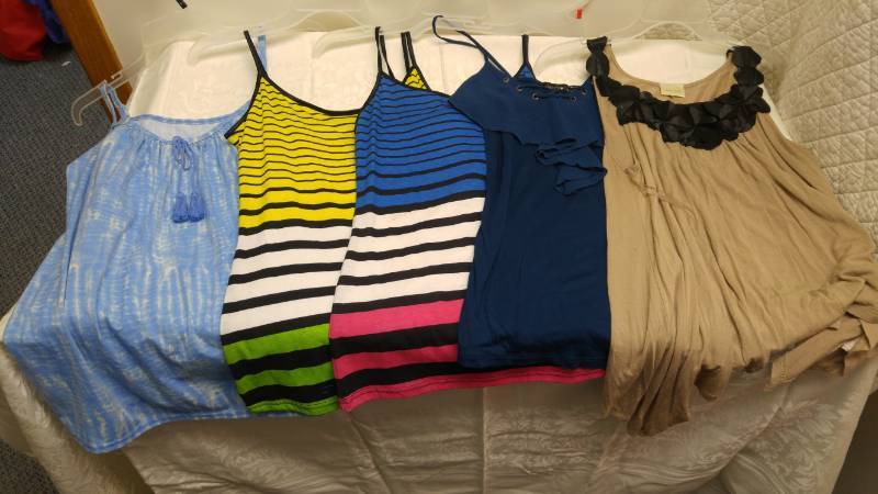 lot 490 image: Spaghetti straps med. (8)