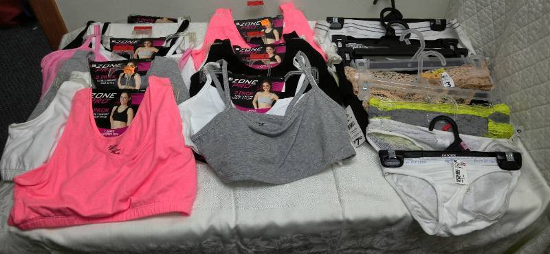 lot 509 image: Womens NWT Clothing (15)
