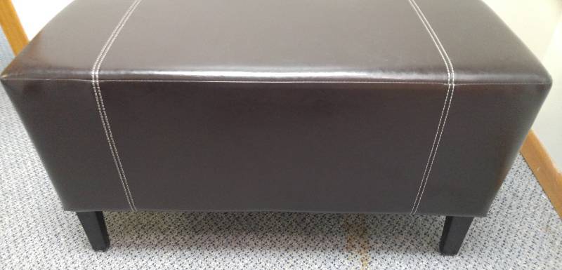 lot 529 image: Faux Leather Bench Seating