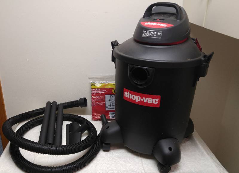 lot 532 image: 5.0 Peak HP Shop Vac  Like New. 10 gal,