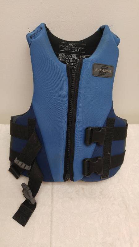 lot 537 image: Sterns Life Vest