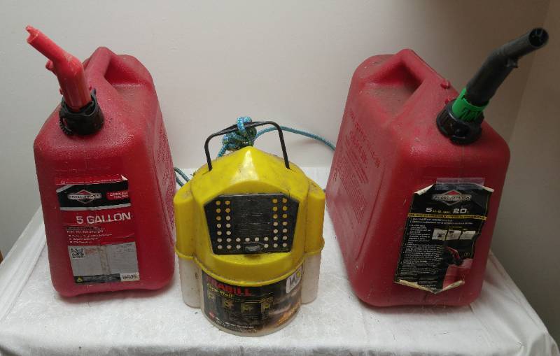 lot 545 image: Gasoline Containers (2) and Minnow Bucket.