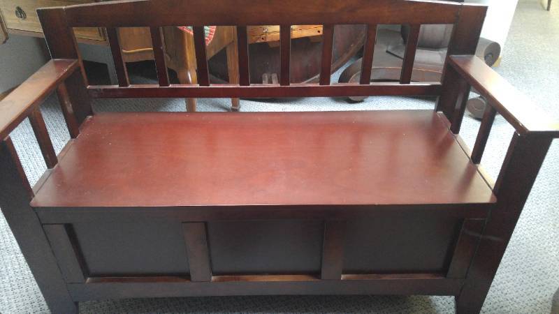 lot 312 image: Bench w storage.