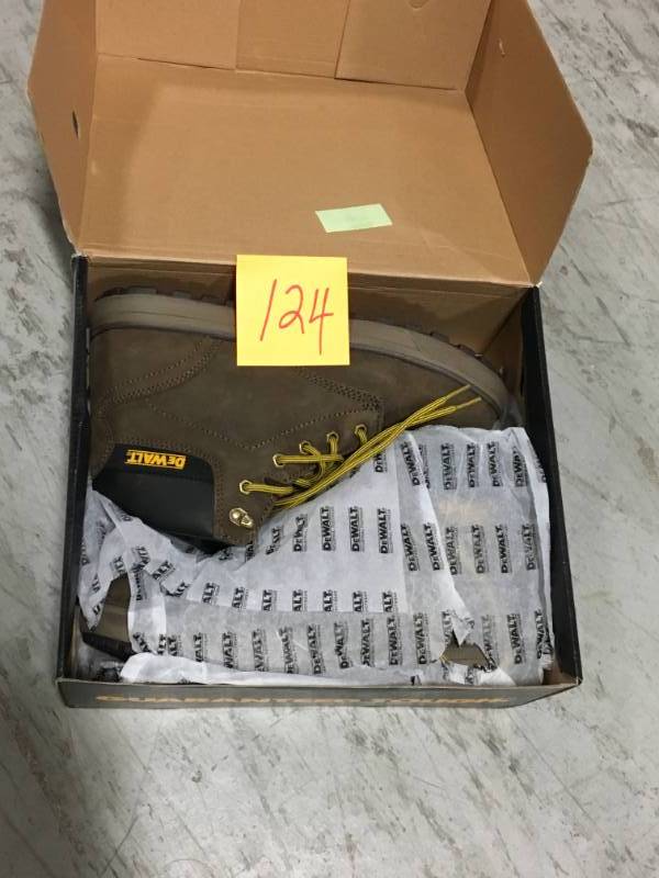 lot 124 image: DeWalt Mens Plasma Steel Toe Work Boot  SZ 10W- not used