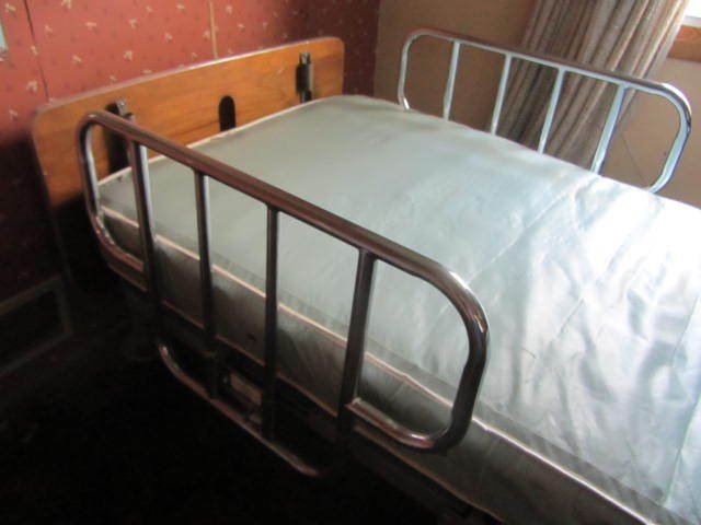 lot 109 image: Hospital Bed, Dresser