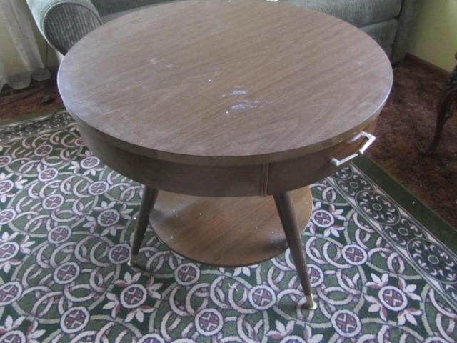 lot 111 image: Occasional Table